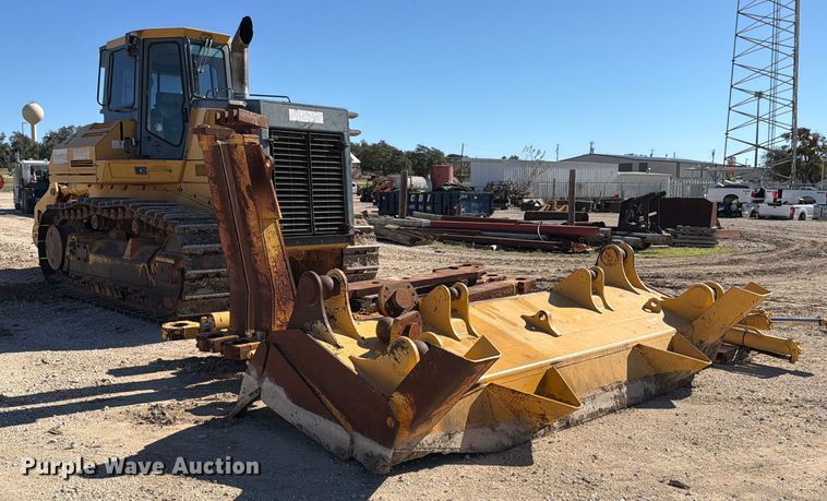 image for item ED5050 2004 John Deere 1050C dozer