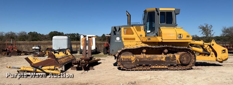 image for item ED5050 2004 John Deere 1050C dozer