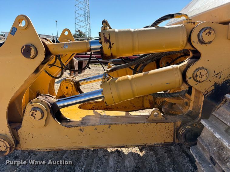 image for item ED5050 2004 John Deere 1050C dozer