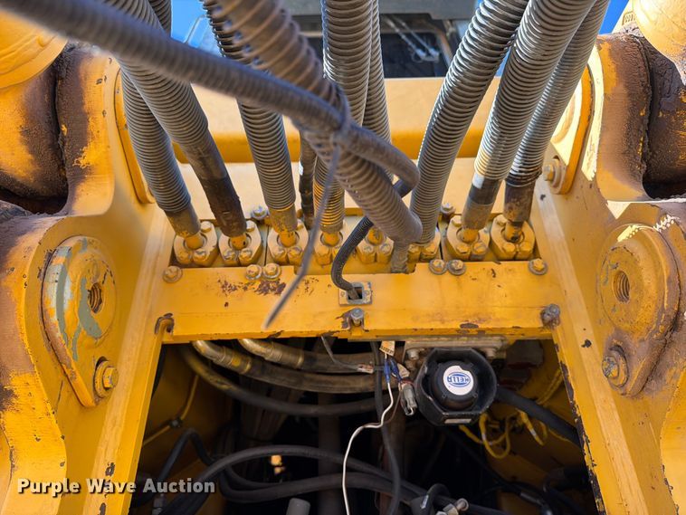 image for item ED5050 2004 John Deere 1050C dozer