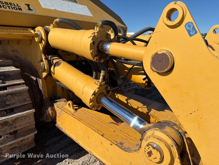 image for item ED5050 2004 John Deere 1050C dozer