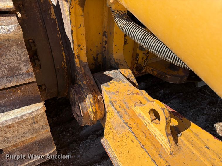 image for item ED5050 2004 John Deere 1050C dozer