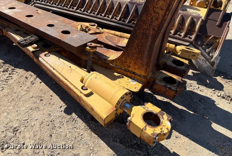 image for item ED5050 2004 John Deere 1050C dozer