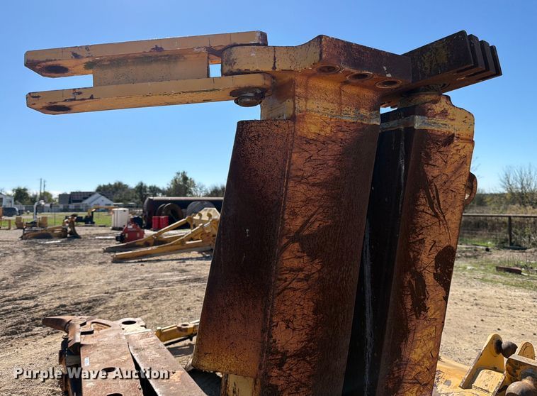 image for item ED5050 2004 John Deere 1050C dozer