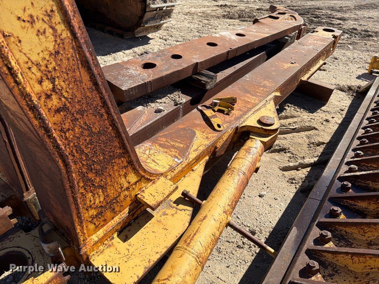 image for item ED5050 2004 John Deere 1050C dozer