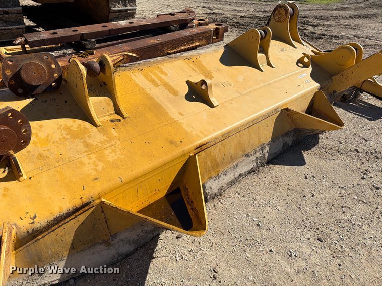 image for item ED5050 2004 John Deere 1050C dozer