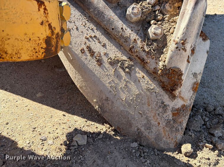 image for item ED5050 2004 John Deere 1050C dozer