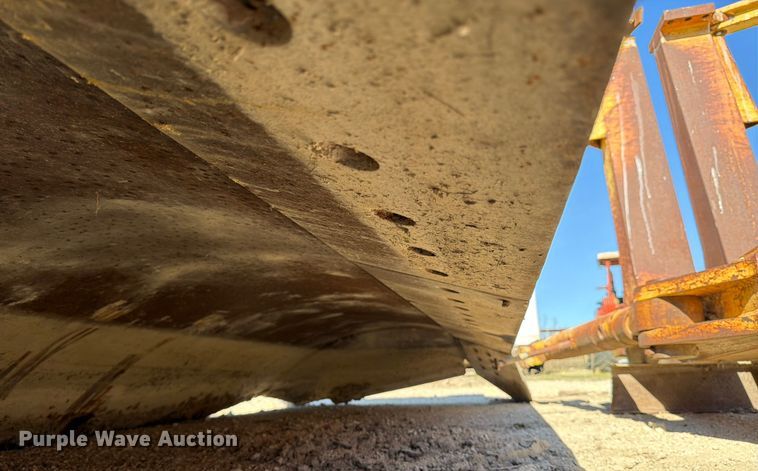 image for item ED5050 2004 John Deere 1050C dozer