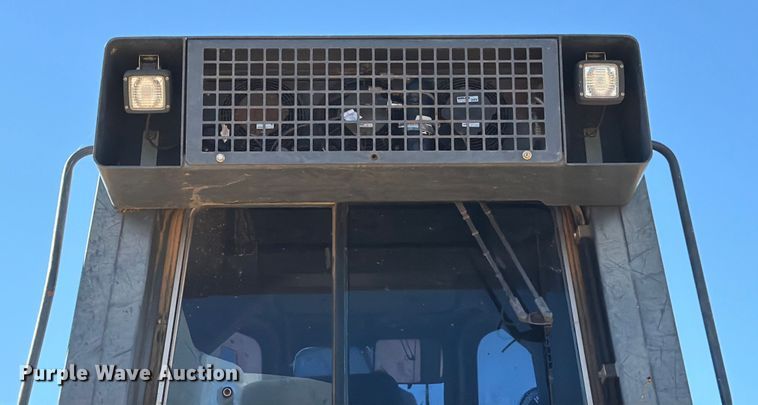 image for item ED5050 2004 John Deere 1050C dozer