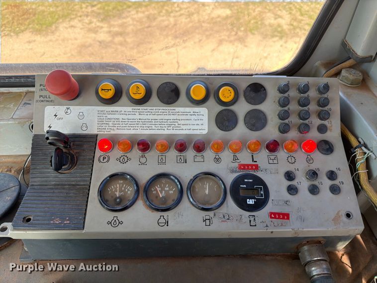 image for item ED5050 2004 John Deere 1050C dozer