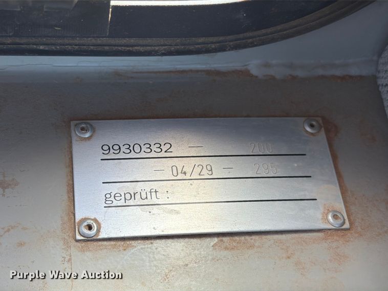 image for item ED5050 2004 John Deere 1050C dozer