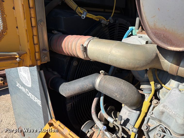 image for item ED5050 2004 John Deere 1050C dozer