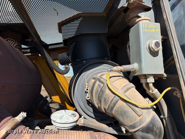 image for item ED5050 2004 John Deere 1050C dozer