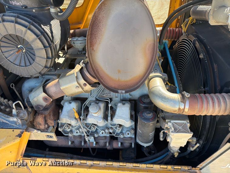 image for item ED5050 2004 John Deere 1050C dozer