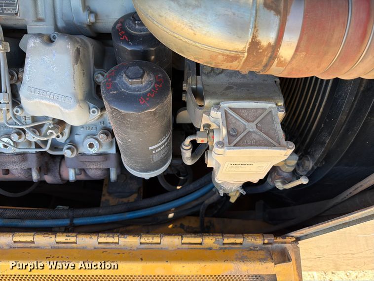 image for item ED5050 2004 John Deere 1050C dozer