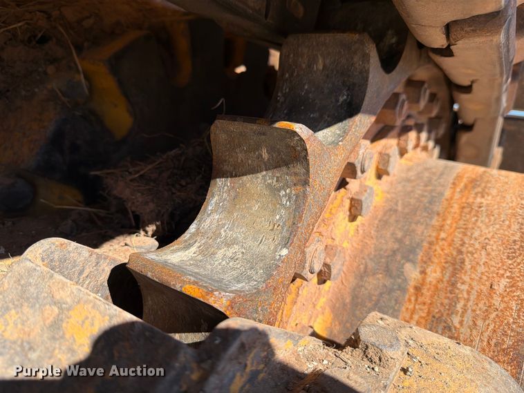 image for item ED5050 2004 John Deere 1050C dozer