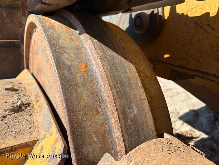 image for item ED5050 2004 John Deere 1050C dozer