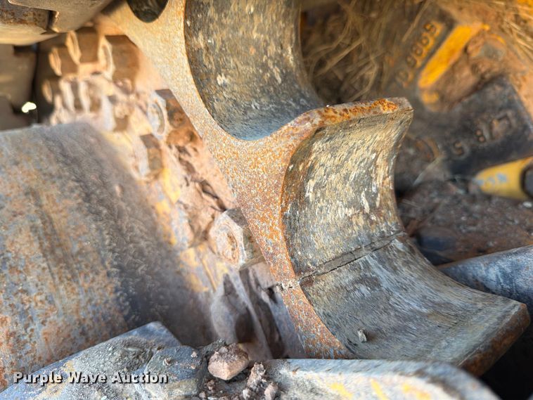 image for item ED5050 2004 John Deere 1050C dozer