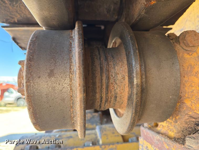 image for item ED5050 2004 John Deere 1050C dozer