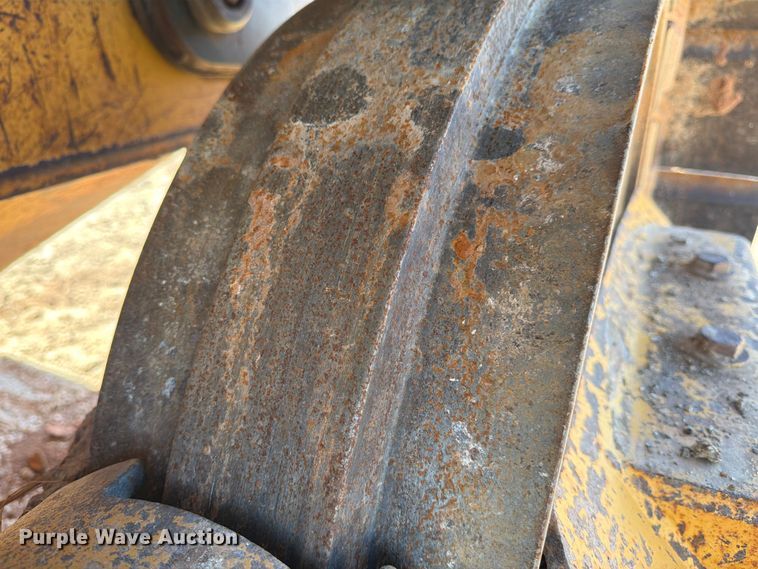 image for item ED5050 2004 John Deere 1050C dozer