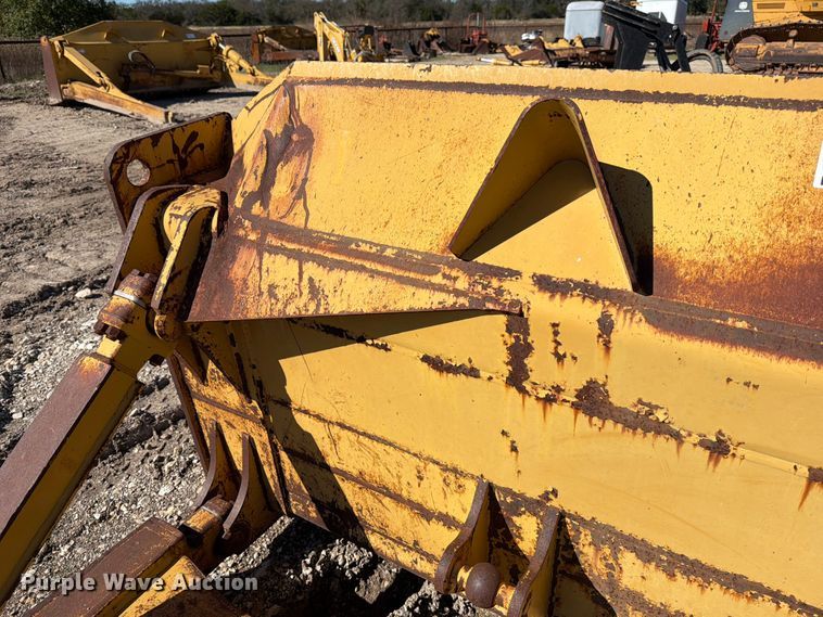 image for item ED5051 Caterpillar D6 SU dozer blade