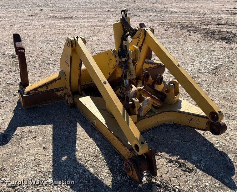 image for item ED5052 Caterpillar D6 MS ripper frame