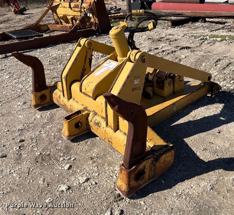 image for item ED5052 Caterpillar D6 MS ripper frame