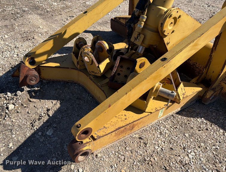 image for item ED5052 Caterpillar D6 MS ripper frame