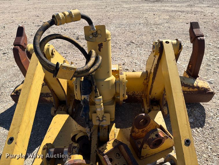 image for item ED5052 Caterpillar D6 MS ripper frame