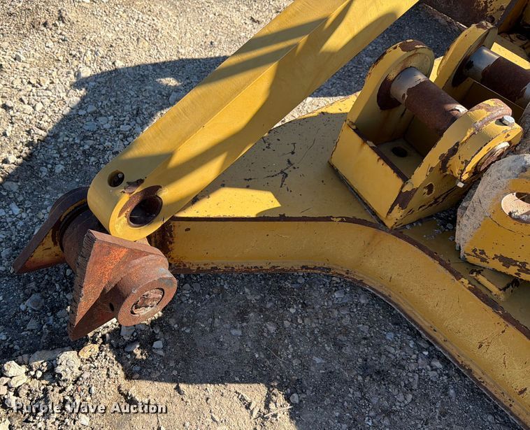 image for item ED5052 Caterpillar D6 MS ripper frame