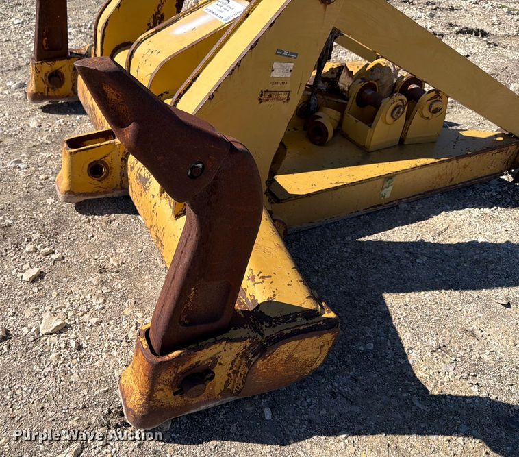 image for item ED5052 Caterpillar D6 MS ripper frame
