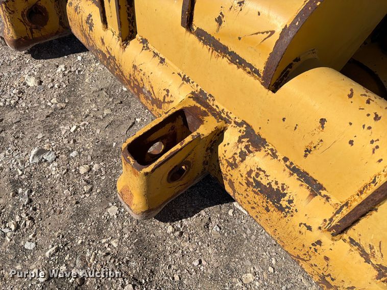 image for item ED5052 Caterpillar D6 MS ripper frame
