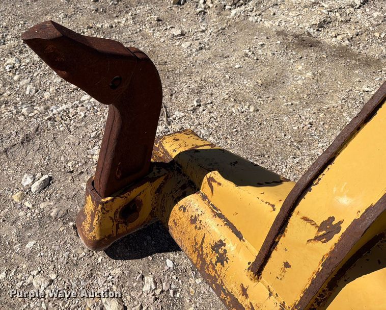 image for item ED5052 Caterpillar D6 MS ripper frame