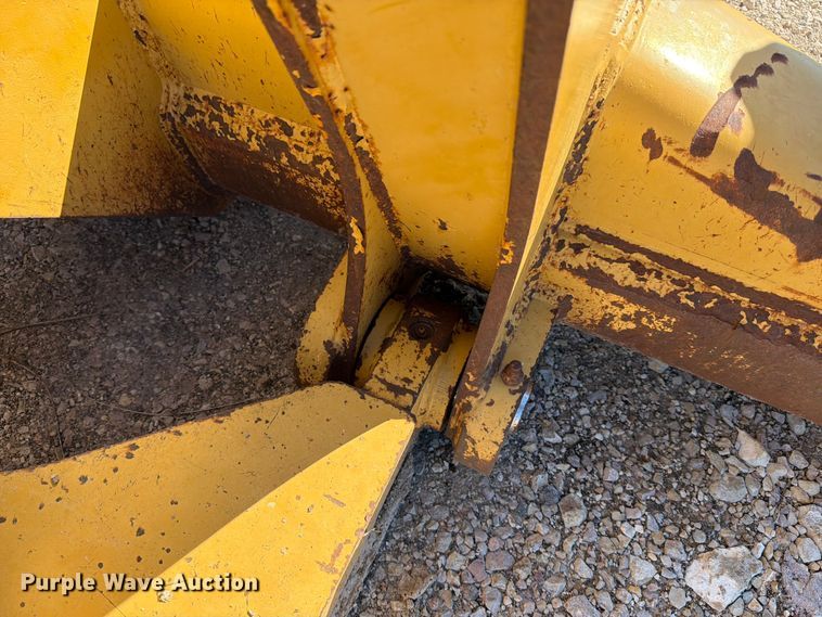 image for item ED5052 Caterpillar D6 MS ripper frame