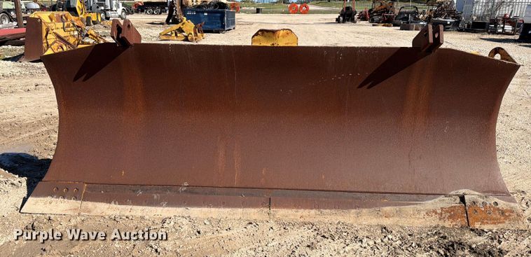 image for item ED5053 Caterpillar dozer blade