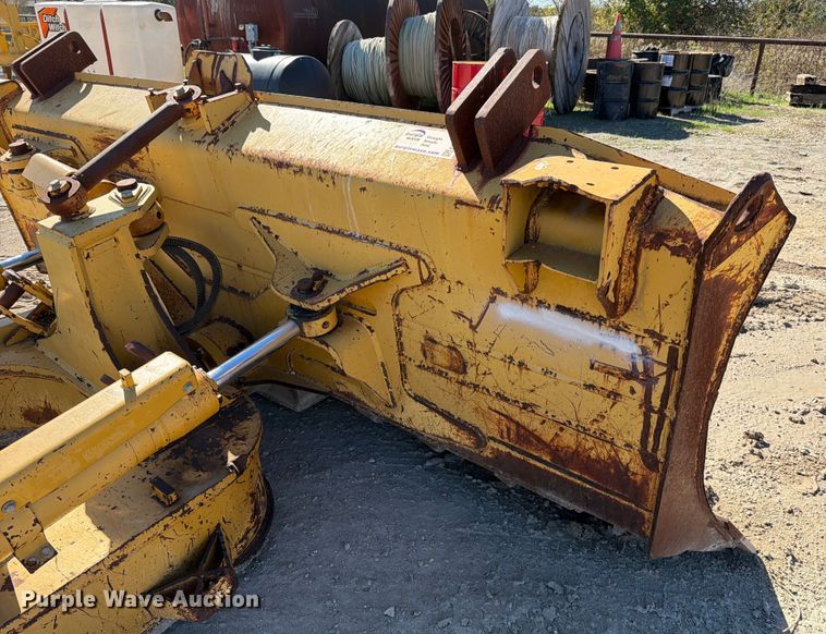 image for item ED5053 Caterpillar dozer blade