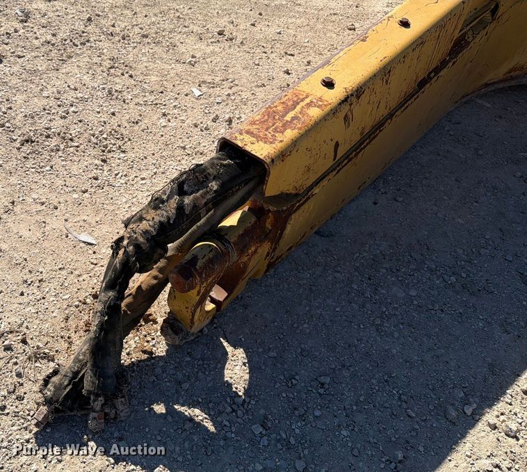 image for item ED5053 Caterpillar dozer blade