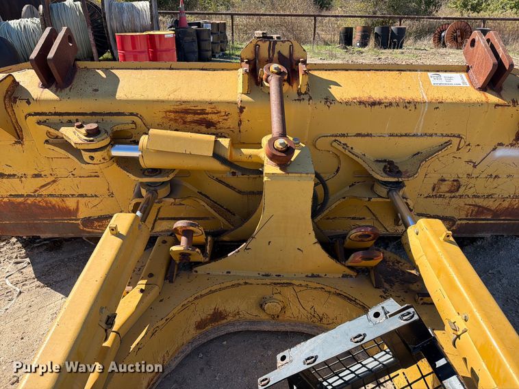 image for item ED5053 Caterpillar dozer blade