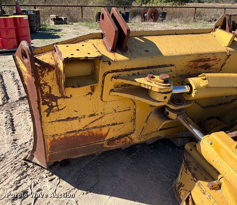 image for item ED5053 Caterpillar dozer blade