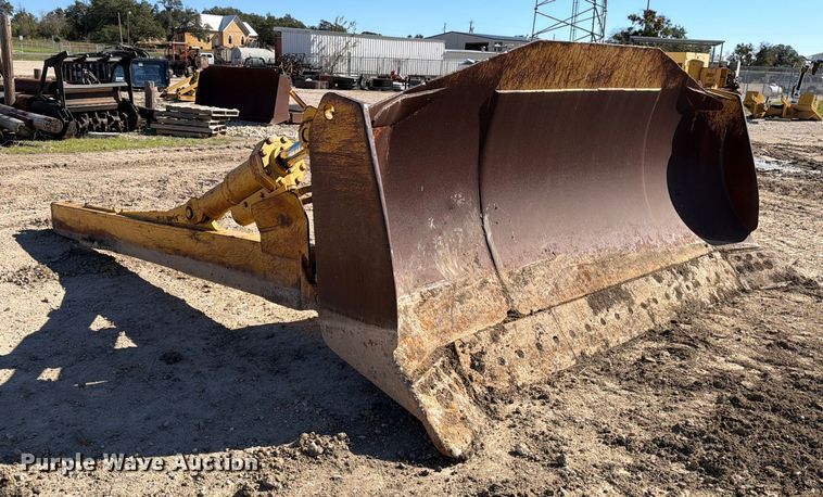 image for item ED5055 Caterpillar dozer blade