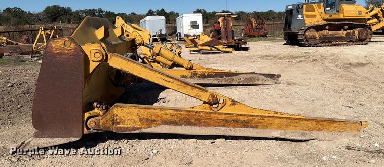 image for item ED5055 Caterpillar dozer blade