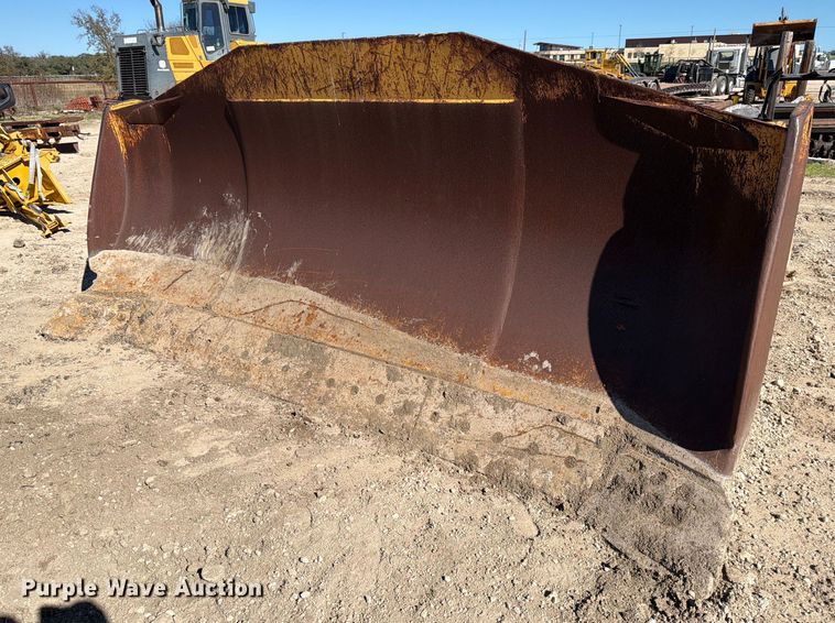 image for item ED5055 Caterpillar dozer blade