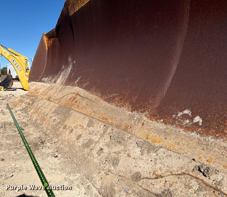 image for item ED5055 Caterpillar dozer blade