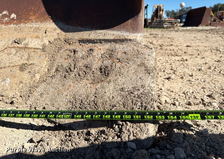 image for item ED5055 Caterpillar dozer blade