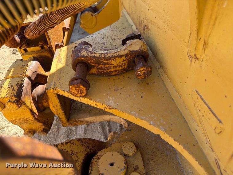 image for item ED5055 Caterpillar dozer blade