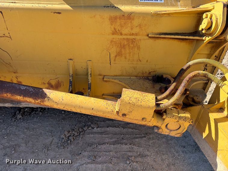 image for item ED5055 Caterpillar dozer blade