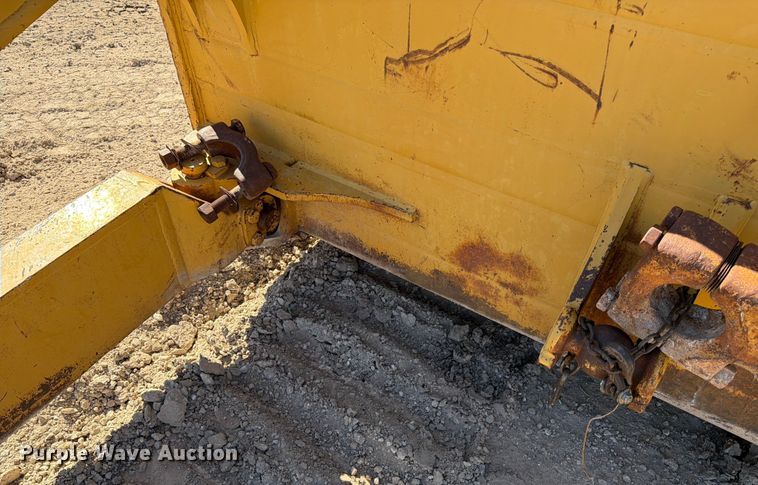 image for item ED5055 Caterpillar dozer blade