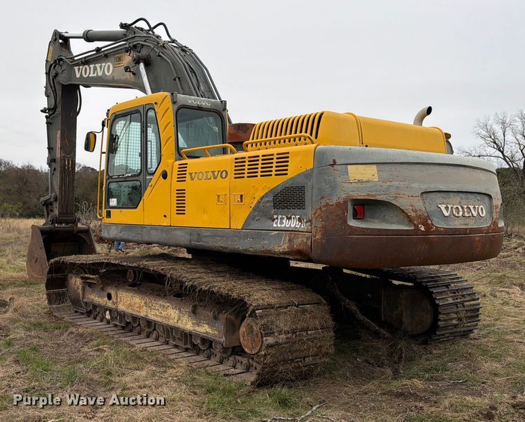 image for item ED5057 2002 Volvo EC360B LC excavator