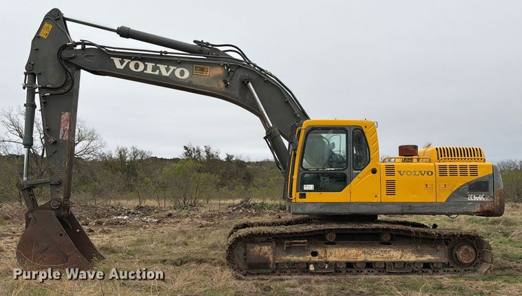 image for item ED5057 2002 Volvo EC360B LC excavator