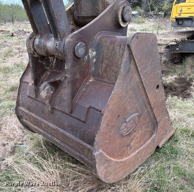 image for item ED5057 2002 Volvo EC360B LC excavator
